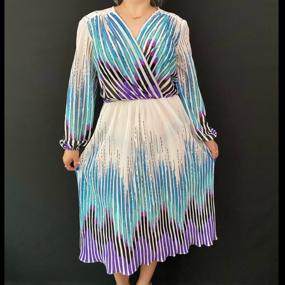 70s/80s Long Sleeve Abstract Striped Pleated Dress